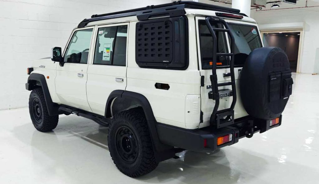 The URNIETA Wind Has Reached Kuwait 🇰🇼 — Rugged Beauty in Pure White-4