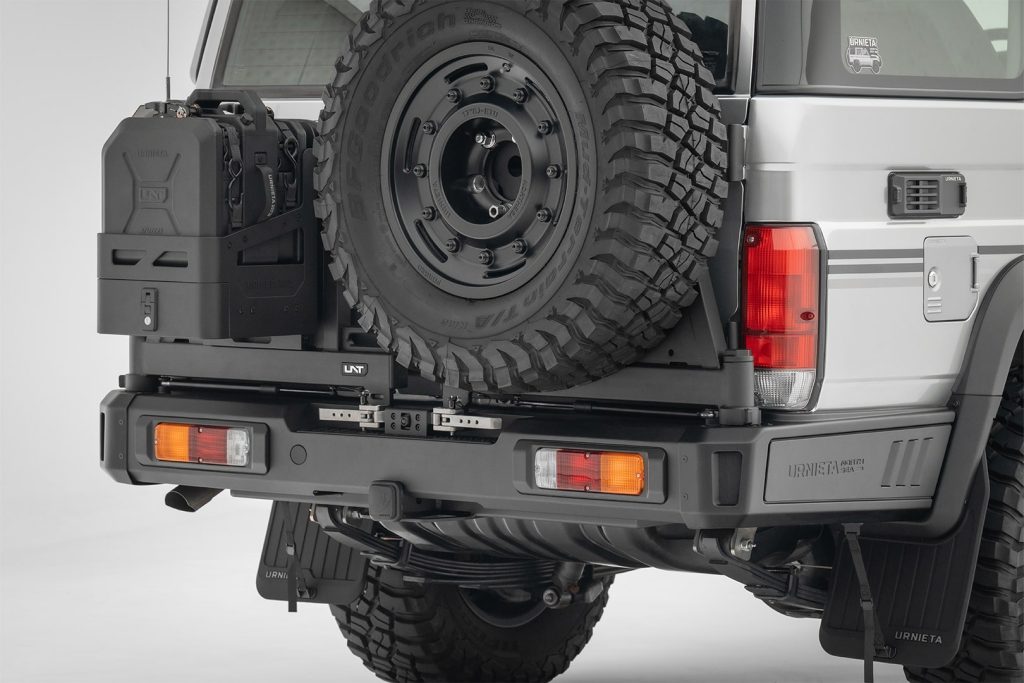 URNIETA Rear Bumper Kit For LC70 technical gallery image 1