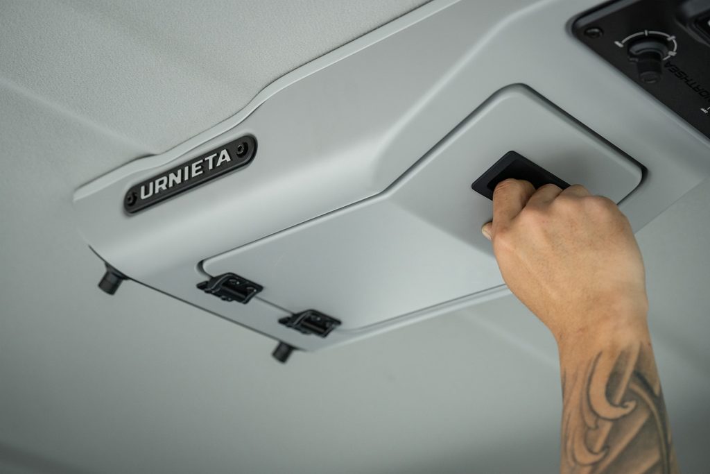 Roof Console for LC70
