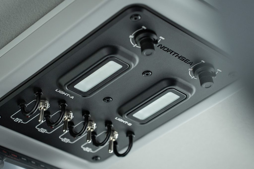 Roof Console for LC70