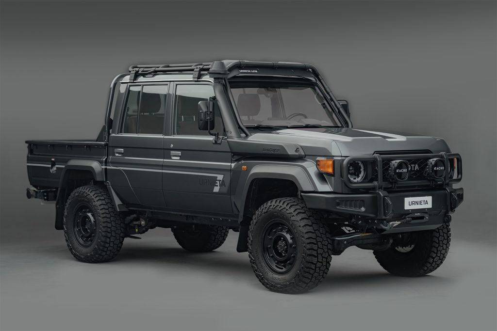 Safari Roof Rack Kit for Land Cruiser 70 Series real photo