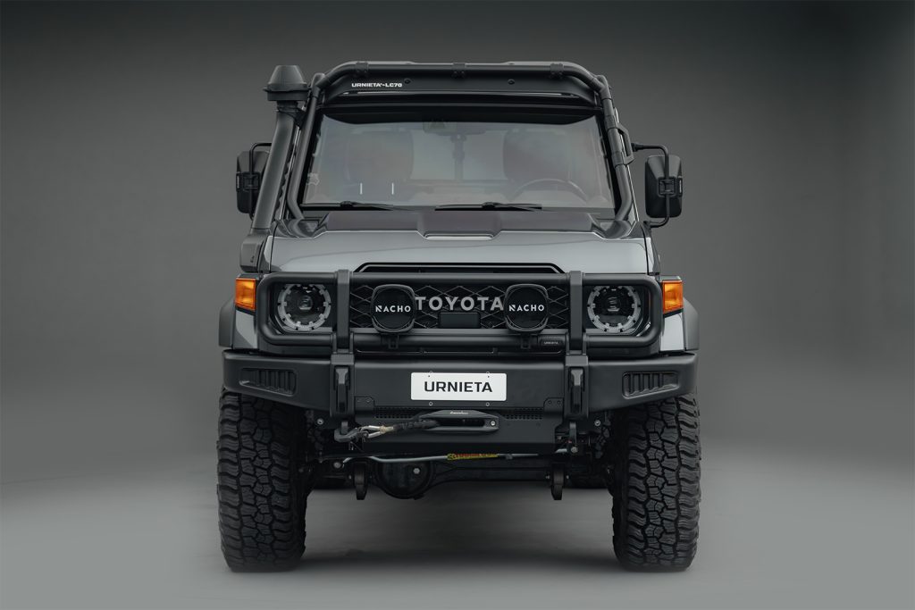 Safari Roof Rack Kit for Land Cruiser 70 Series real photo
