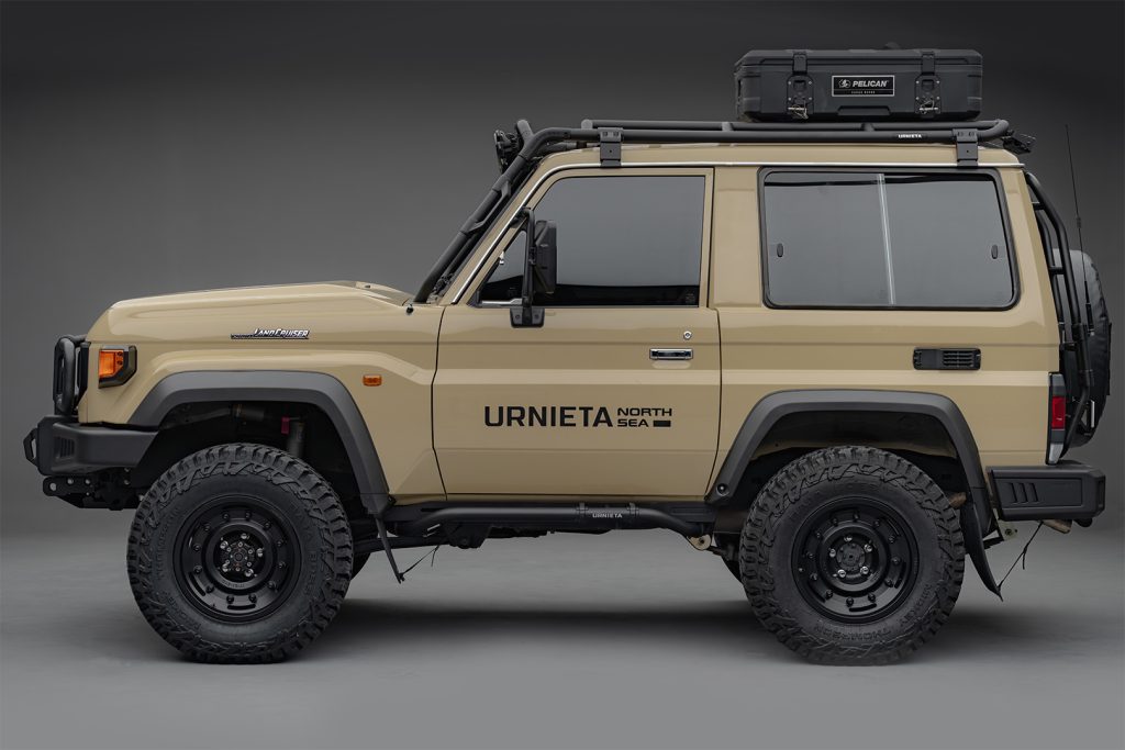 Safari Roof Rack Kit for Land Cruiser 70 Series real photo