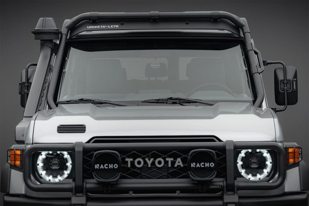 Safari Roof Rack Kit for Land Cruiser 70 Series real photo